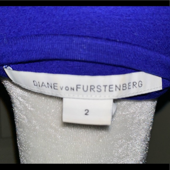 DVF WRAP DRESS
DIANE VON FURSTENBURG
SIZE: (2)  COBALT BLUE - Picture 5 of 6